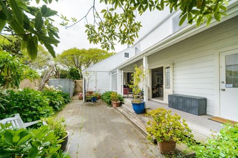 Photo of property in 24 Ranfurly Street, Hokowhitu, Palmerston North, 4410