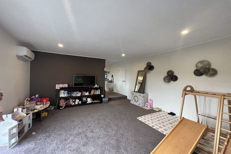 Photo of property in 3 Altair Place, Windsor Park, Auckland, 0632