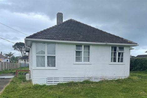 Photo of property in 11 Acourt Street, Hawera, 4610