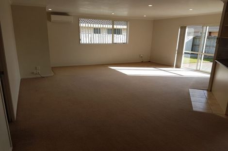 Photo of property in 34 Morewa Place, Takanini, 2112