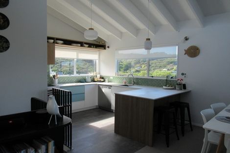 Photo of property in 22 Gordon Road, Plimmerton, Porirua, 5026