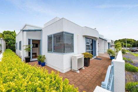 Photo of property in 15a Bulteel Street, New Plymouth, 4310