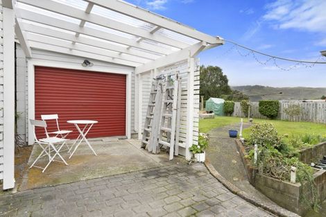 Photo of property in 12 Saint Johns Terrace, Tawa, Wellington, 5028