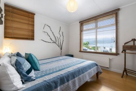 Photo of property in 89 Taylor Terrace, Tawa, Wellington, 5028