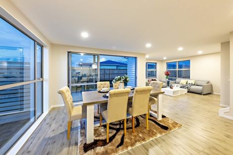 Photo of property in 17 Flight Place, Takanini, 2112