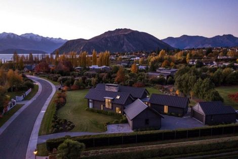 Photo of property in 14 Waimana Place, Wanaka, 9305
