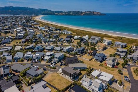 Photo of property in 14 Patiki Place, Omaha, 0986