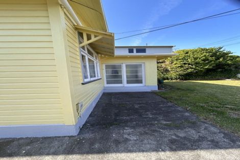 Photo of property in 2 Cambridge Street, Gonville, Whanganui, 4501