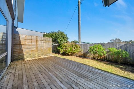 Photo of property in 2/24 Neal Avenue, Glenfield, Auckland, 0629