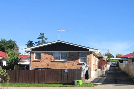 Photo of property in 2/42 Swaffield Road, Papatoetoe, Auckland, 2025
