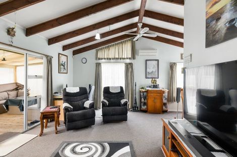 Photo of property in 77 Peacockes Road, Fitzroy, Hamilton, 3206