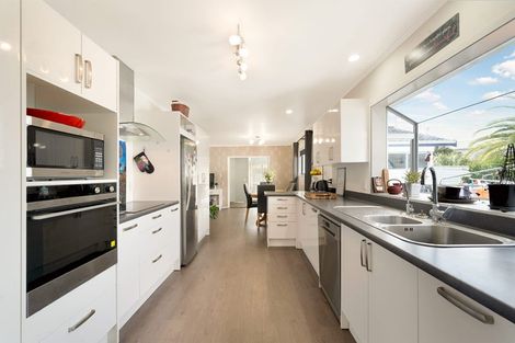 Photo of property in 127a Swanson Road, Henderson, Auckland, 0610