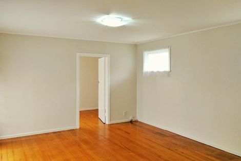 Photo of property in 9 Martin Place, Kelston, Auckland, 0602