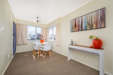 Photo of property in 90 Edgewater Drive, Pakuranga, Auckland, 2010