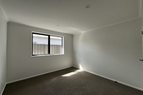 Photo of property in 3 Tutira Place, Poraiti, 4112