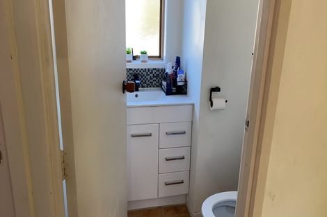 Photo of property in 1/12 Sunnyside Road, Sunnyvale, Auckland, 0612