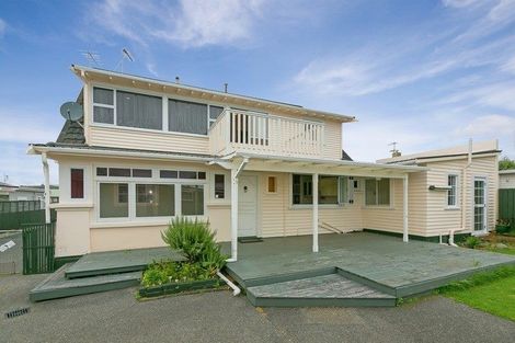 Photo of property in 244 Saint Aubyn Street, New Plymouth, 4310