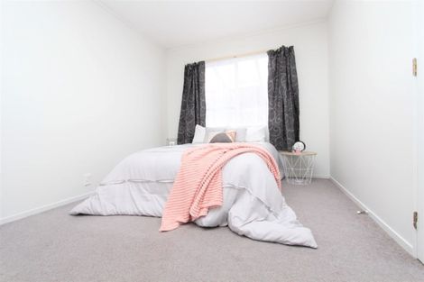 Photo of property in 44 Dominica Crescent, Grenada Village, Wellington, 6037