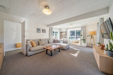 Photo of property in 38 Postgate Drive, Whitby, Porirua, 5024