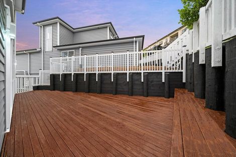 Photo of property in 110 Keri Vista Rise, Papakura, 2110