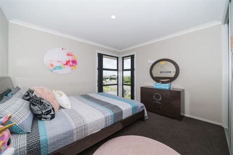 Photo of property in 34 Rodeo Drive, Kelvin Grove, Palmerston North, 4414