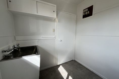 Photo of property in 28 Larissa Avenue, Henderson, Auckland, 0610