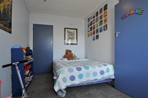 Photo of property in 23 Rangitane Street, Maupuia, Wellington, 6022