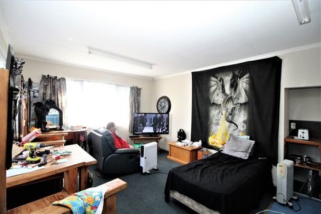 Photo of property in 54 Mclean Street, Woodville, 4920