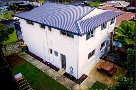 Photo of property in 2/46 James Evans Drive, Northcote, Auckland, 0627