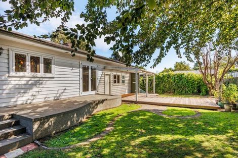 Photo of property in 27 Saint Albans Avenue, Hokowhitu, Palmerston North, 4410