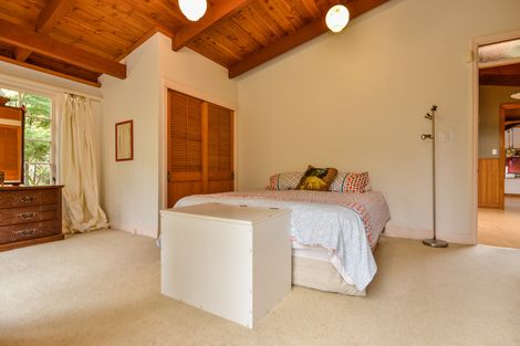 Photo of property in 5 Staley Road, Parau, Auckland, 0604