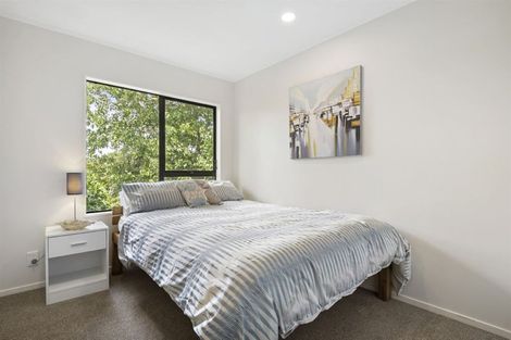 Photo of property in 21 Topliss Drive, Northcross, Auckland, 0632