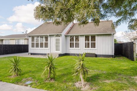 Photo of property in 60 Ellesmere Crescent, Highbury, Palmerston North, 4412