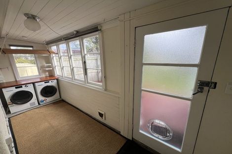 Photo of property in 83 Apu Crescent, Lyall Bay, Wellington, 6022