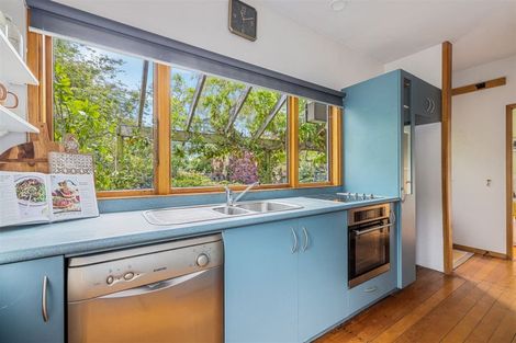 Photo of property in 31 Taupata Street, Redcliffs, Christchurch, 8081