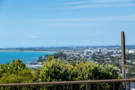 Photo of property in 14 Scott Street, Moturoa, New Plymouth, 4310