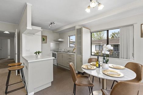 Photo of property in 2/122 Finlayson Avenue, Clendon Park, Auckland, 2103