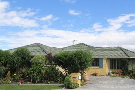 Photo of property in 6 Trotting Terrace, Fairview Heights, Auckland, 0632