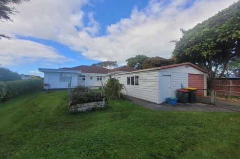 Photo of property in 39 Tarahua Road, Vogeltown, New Plymouth, 4310