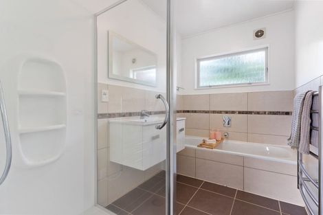 Photo of property in 31 Mcdowell Crescent, Hillcrest, Auckland, 0627