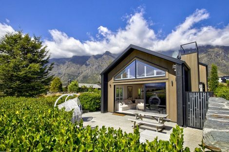 Photo of property in 8 Soudley Court, Jacks Point, Queenstown, 9371