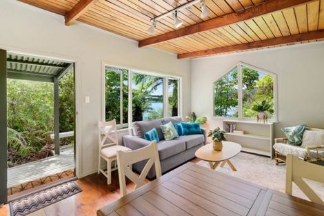 Photo of property in 35 Spencer Road, Lake Tarawera, Rotorua, 3076