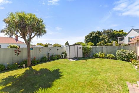 Photo of property in 2/98 Domain Terrace, Spreydon, Christchurch, 8024