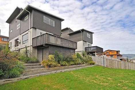 Photo of property in 88b Kirton Drive, Riverstone Terraces, Upper Hutt, 5018