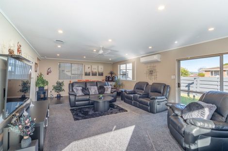 Photo of property in 5a Fremont Grove, Totara Park, Upper Hutt, 5018