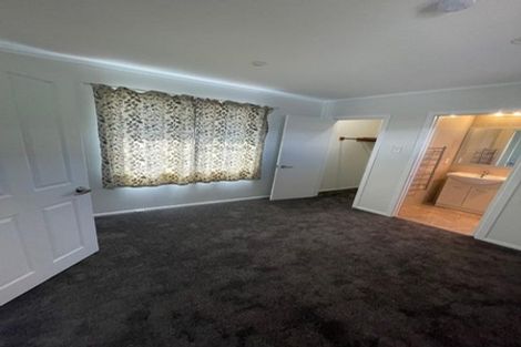 Photo of property in 8 Wyman Place, Pakuranga Heights, Auckland, 2010