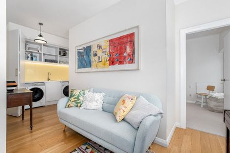 Photo of property in 32 Mccoll Street, Vogeltown, Wellington, 6021