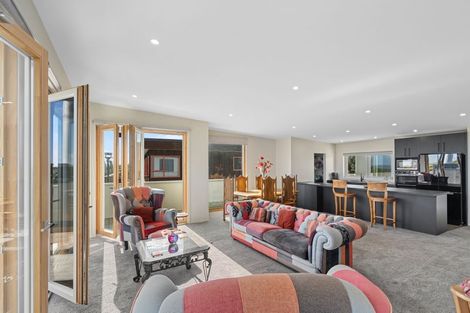 Photo of property in 5 Somerset Grove, Waitarere Beach, Levin, 5510