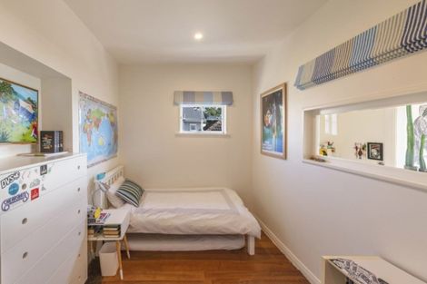 Photo of property in 37 The Crescent, Roseneath, Wellington, 6011