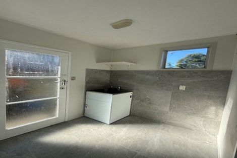 Photo of property in 51 Sturges Road, Henderson, Auckland, 0612